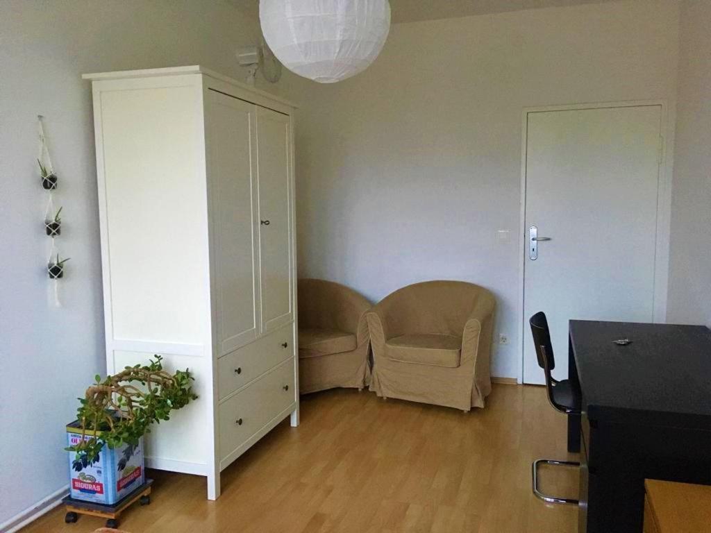 Private Room In The Centre Of Берлин Экстерьер фото